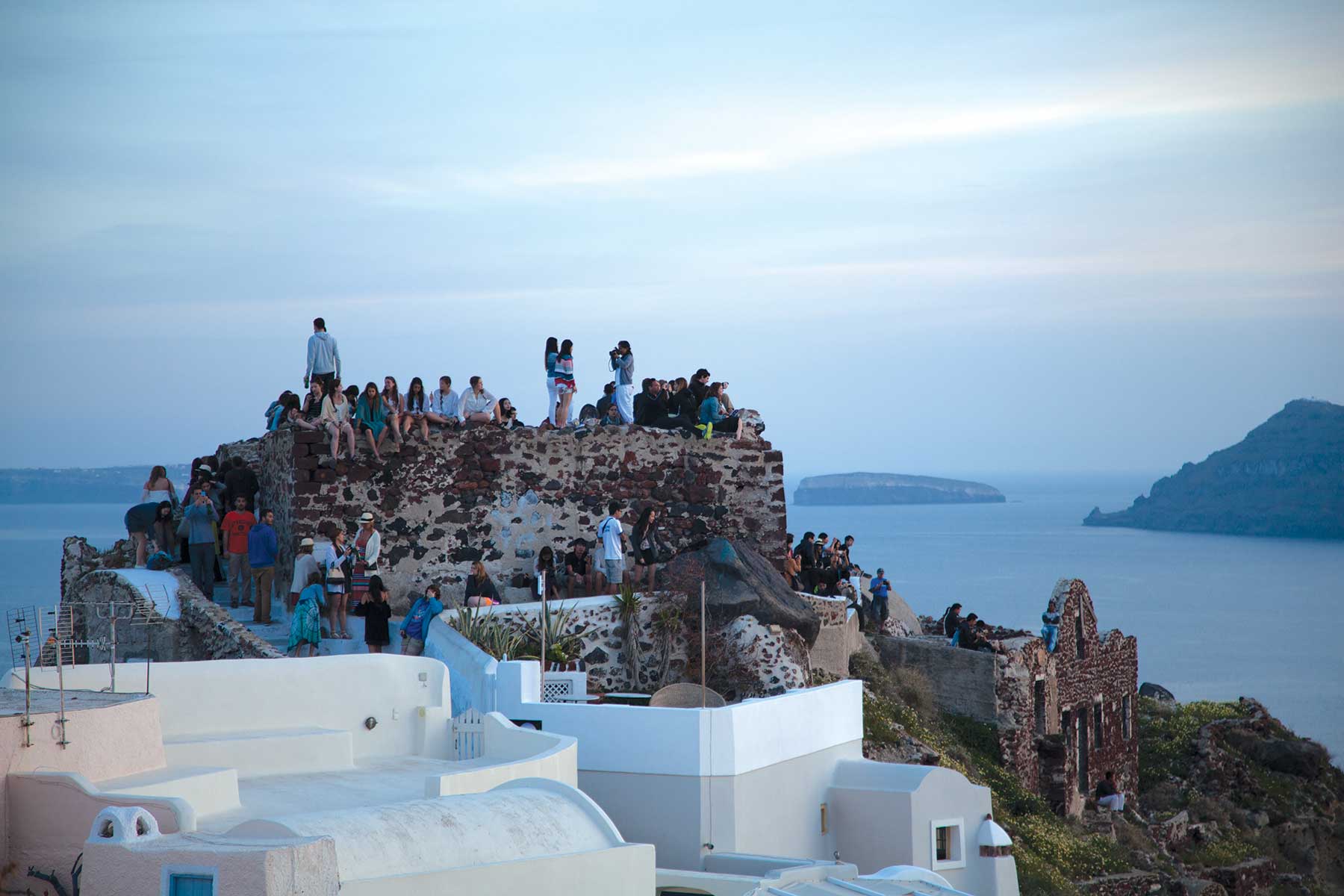 azar villas suites santorini 4