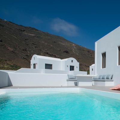 delux suite azar villas santorini 18