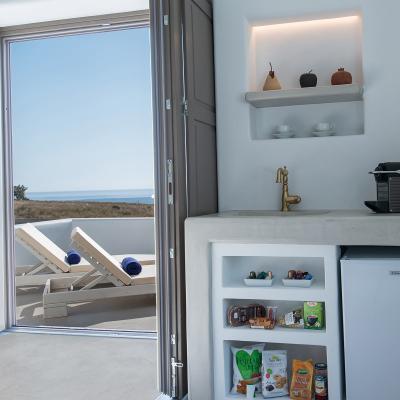 delux suite azar villas santorini 9