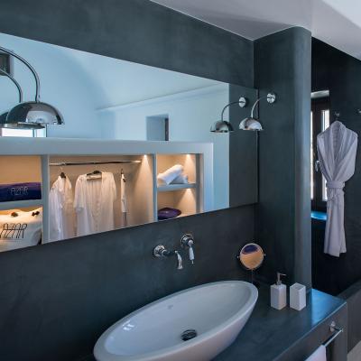 luxury suite=azar villas santorini greece 8