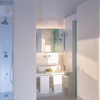 master suite=azar villas santorini greece 11