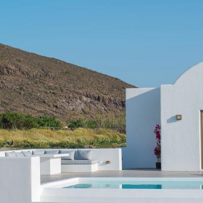 master suite=azar villas santorini greece 16