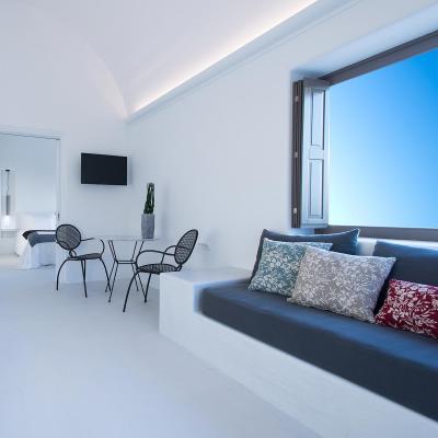 master suite=azar villas santorini greece 7