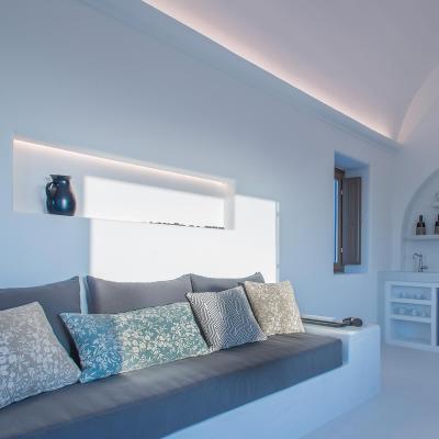 master suite=azar villas santorini greece 8