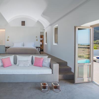 senior suite azar villas santorini 2